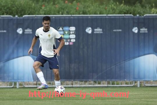 球盟会官网-NBA现役得分榜更新：巨星对决下的火力巅峰较量